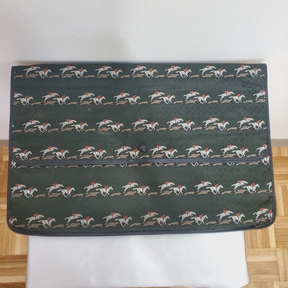 Horse Pattern Document Folder - Picture 5 of 9